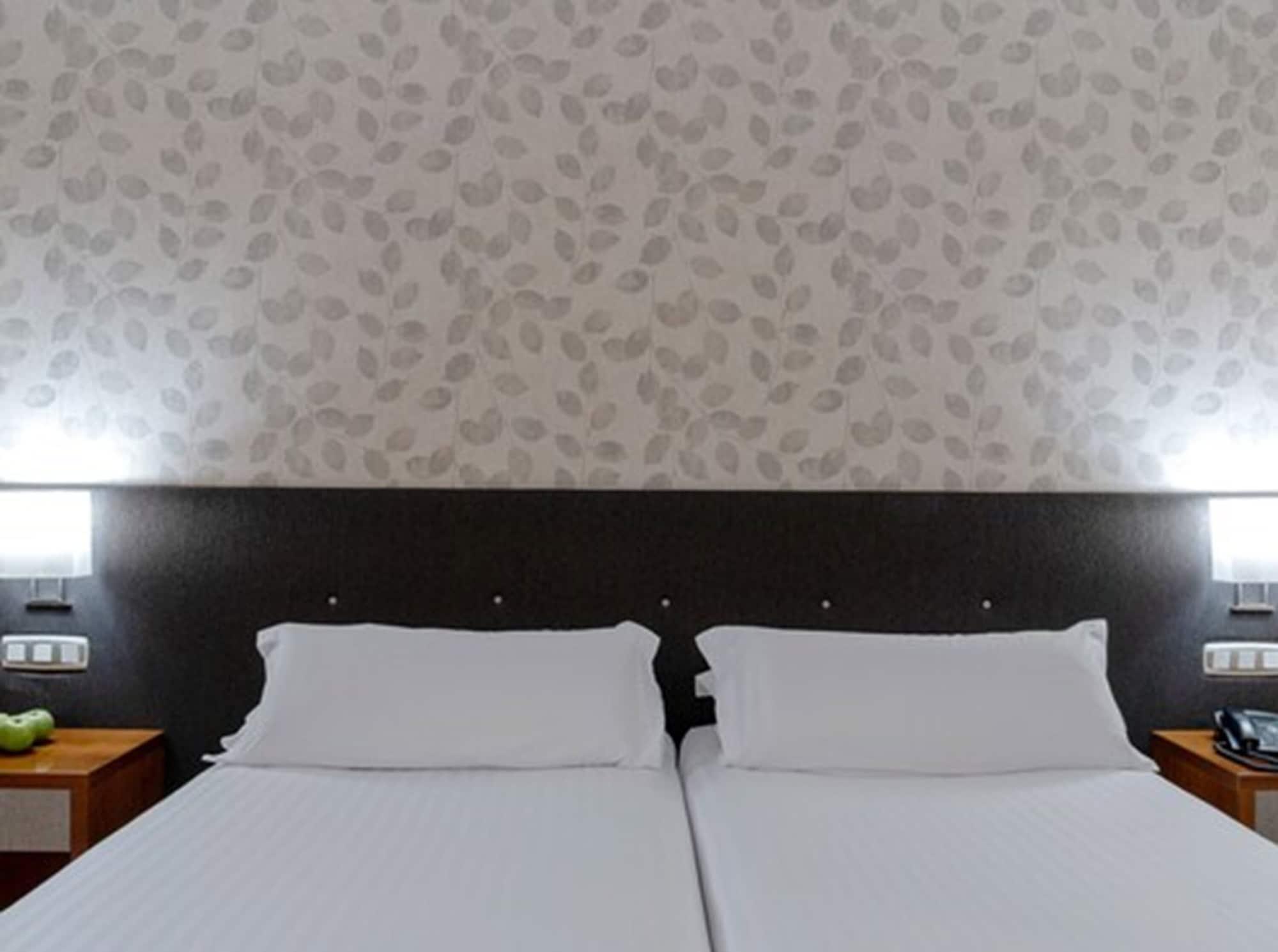 Hotel Plaza Las Matas Las Rozas Exteriör bild