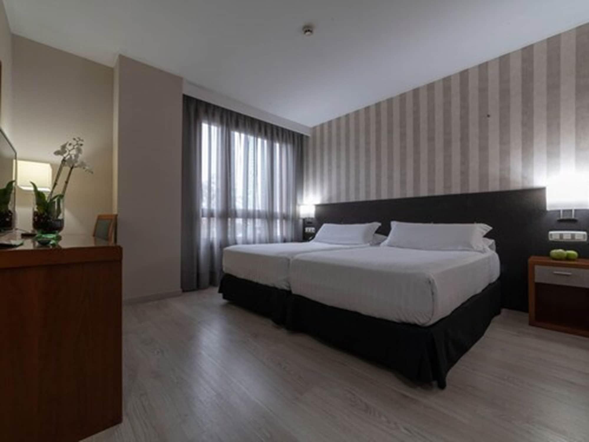 Hotel Plaza Las Matas Las Rozas Exteriör bild