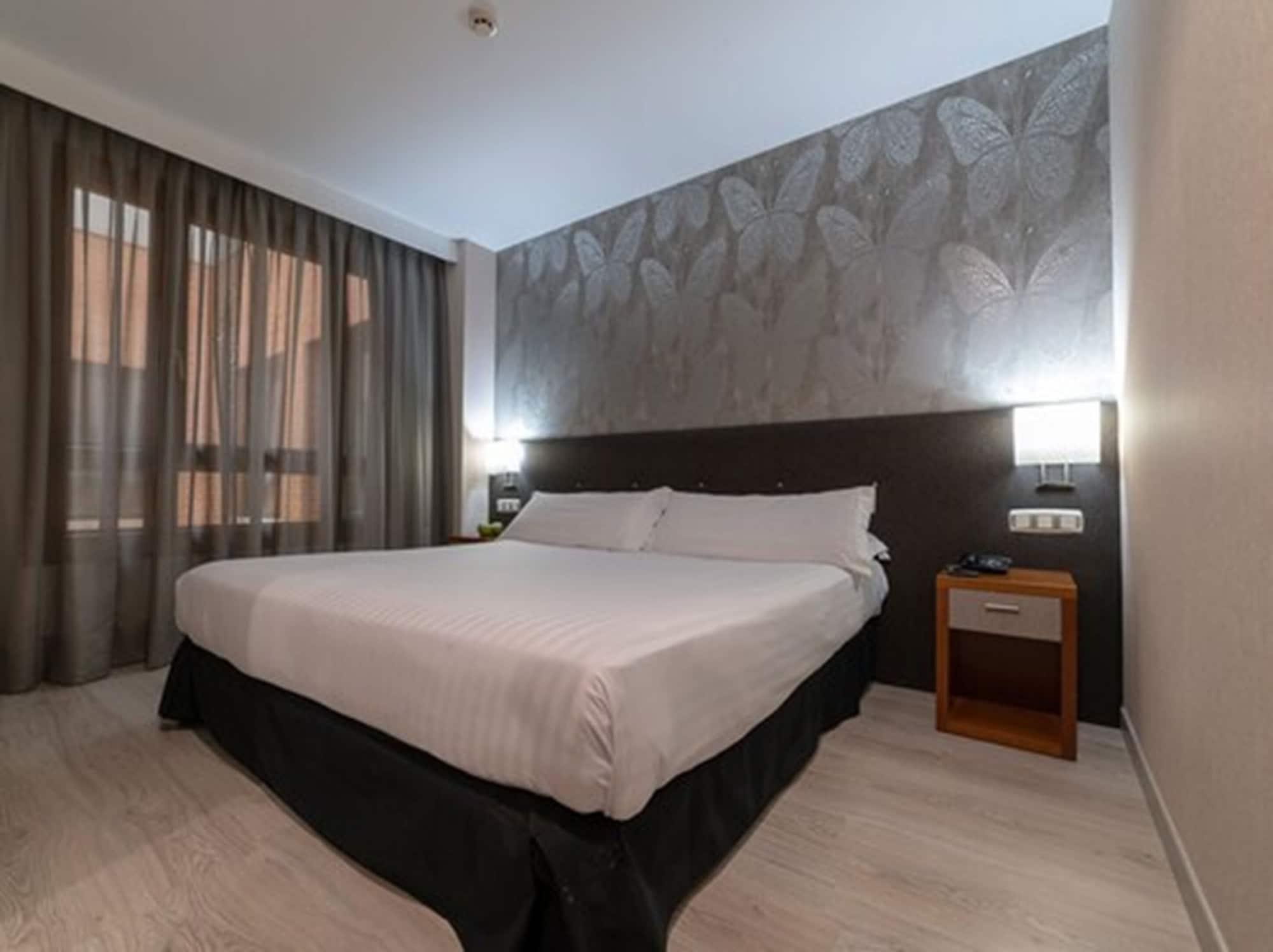 Hotel Plaza Las Matas Las Rozas Exteriör bild