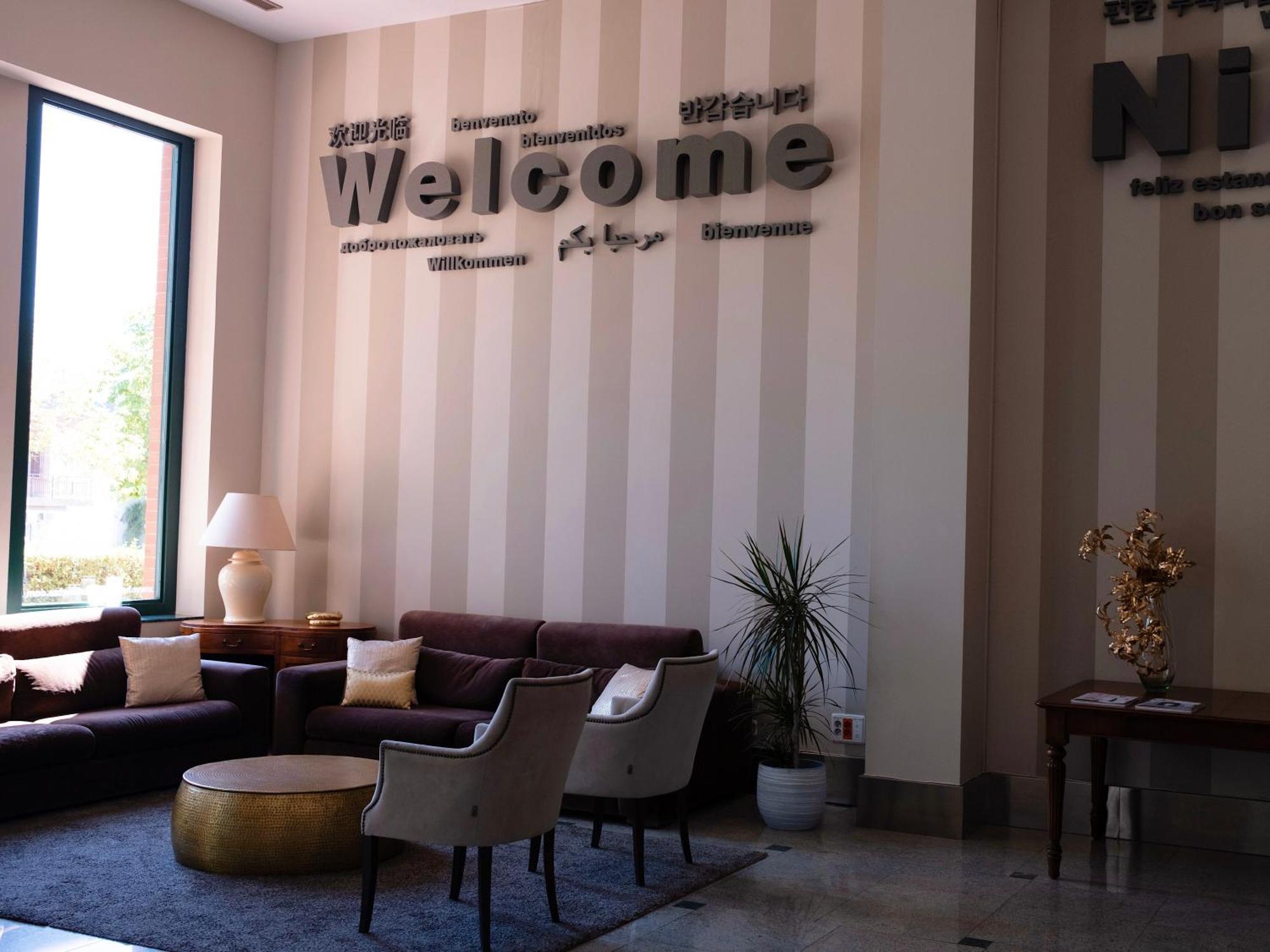 Hotel Plaza Las Matas Las Rozas Exteriör bild