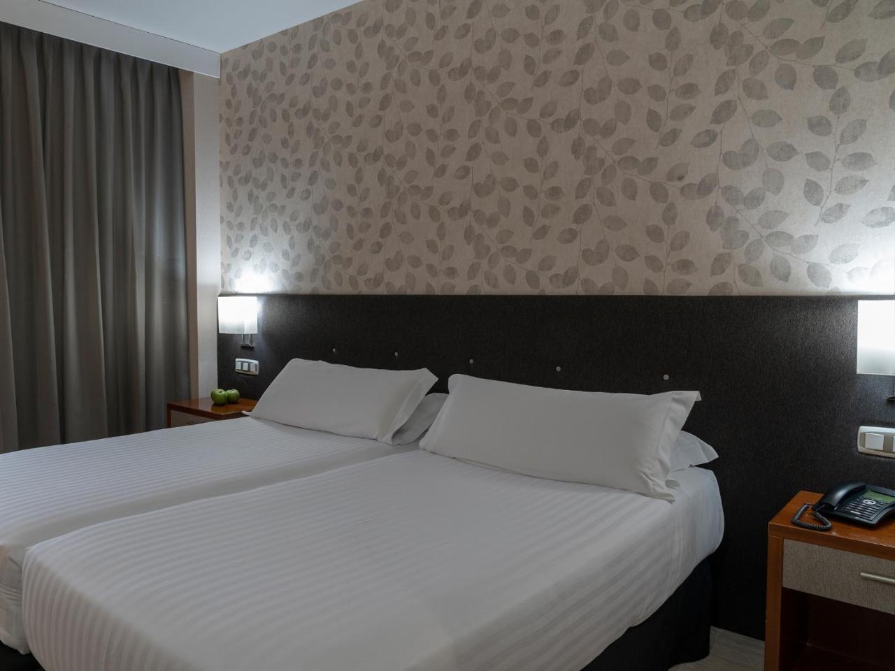 Hotel Plaza Las Matas Las Rozas Exteriör bild